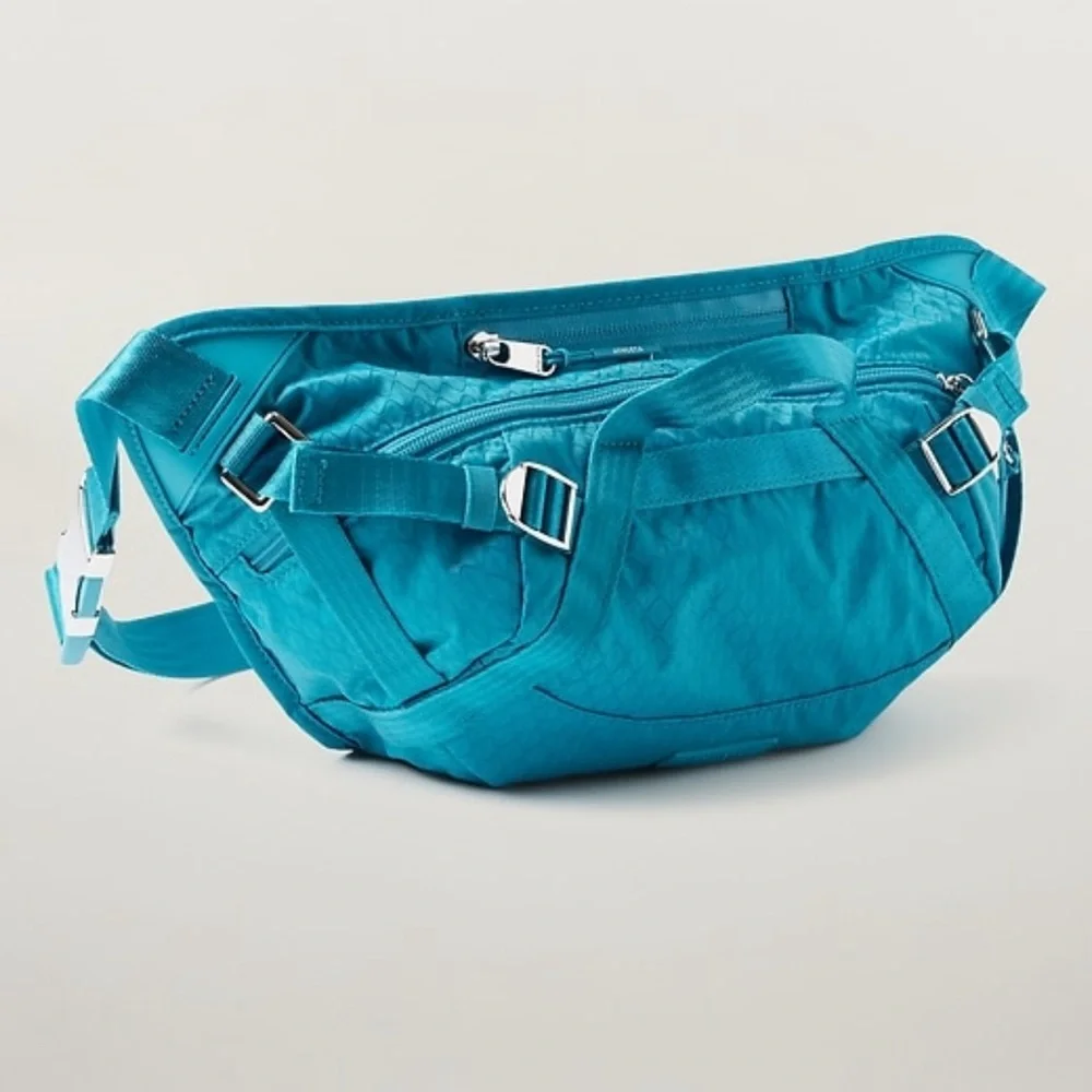 Athleta EXCURSION LARGE BELT BAG Teal - Picture 1 of 5